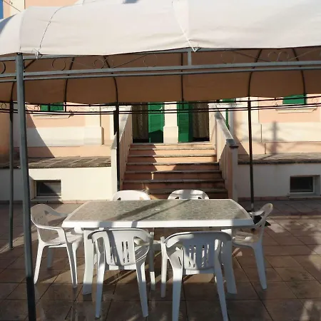 Casa Particolare * Леука